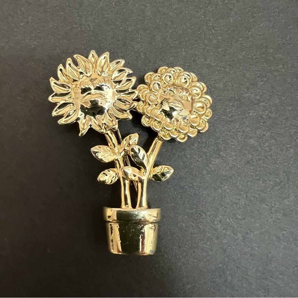No Brand Vintage Sunflower in Pot Brooch Pin